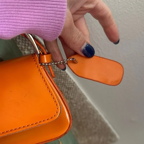 Vintage Orange Leather Shoulder Bag - Picture 3 of 4